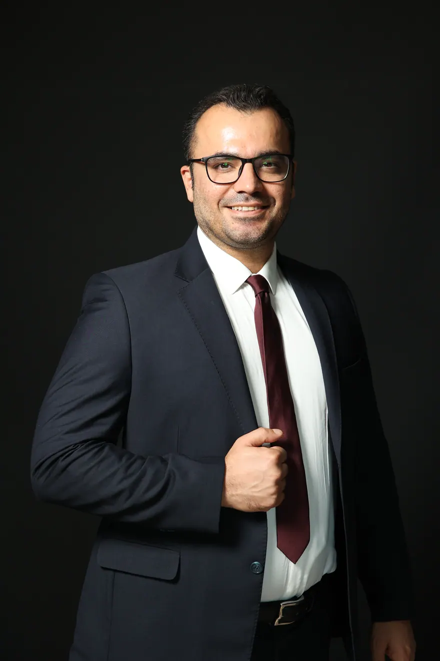 Mahmood Asadi, founder of Vlavera